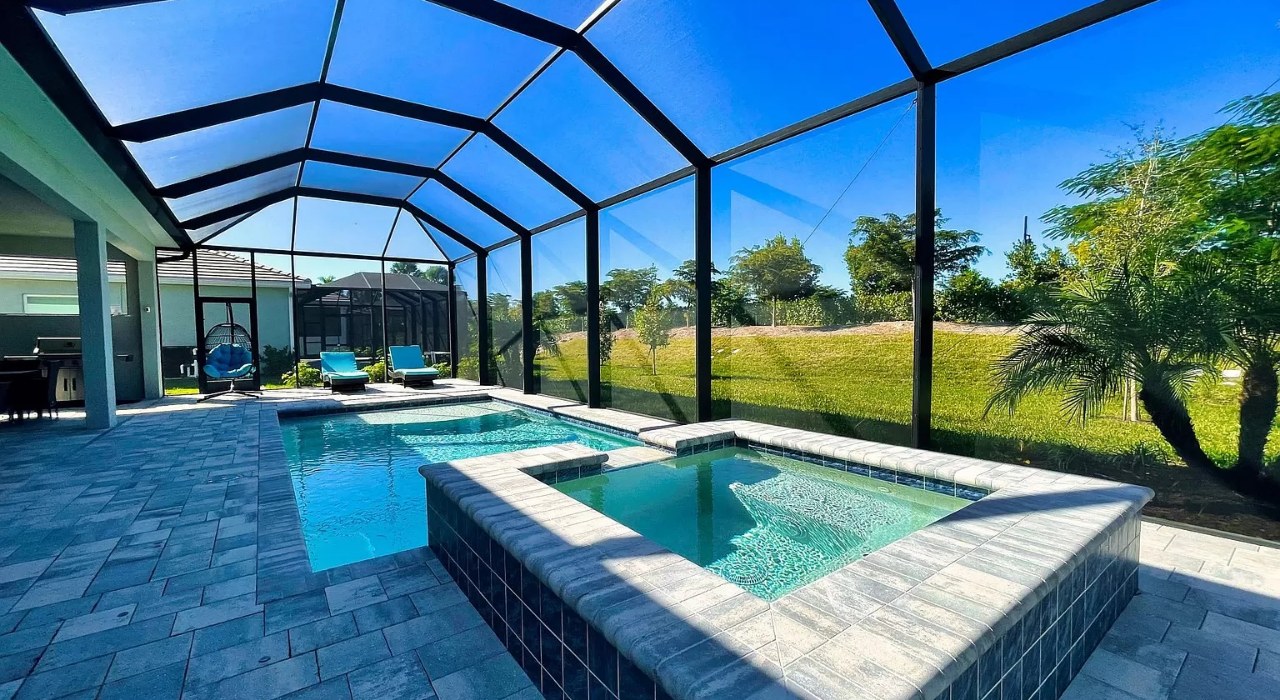 pool screen enclosure services in Riverview